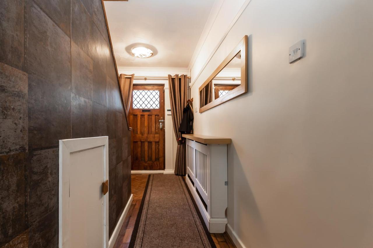 Cheerful 3-Bedroom Douglas House With Patio Southampton Kültér fotó