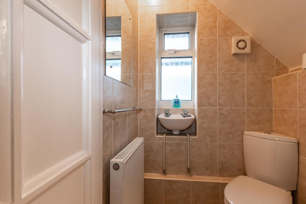 Cheerful 3-Bedroom Douglas House With Patio Southampton Kültér fotó